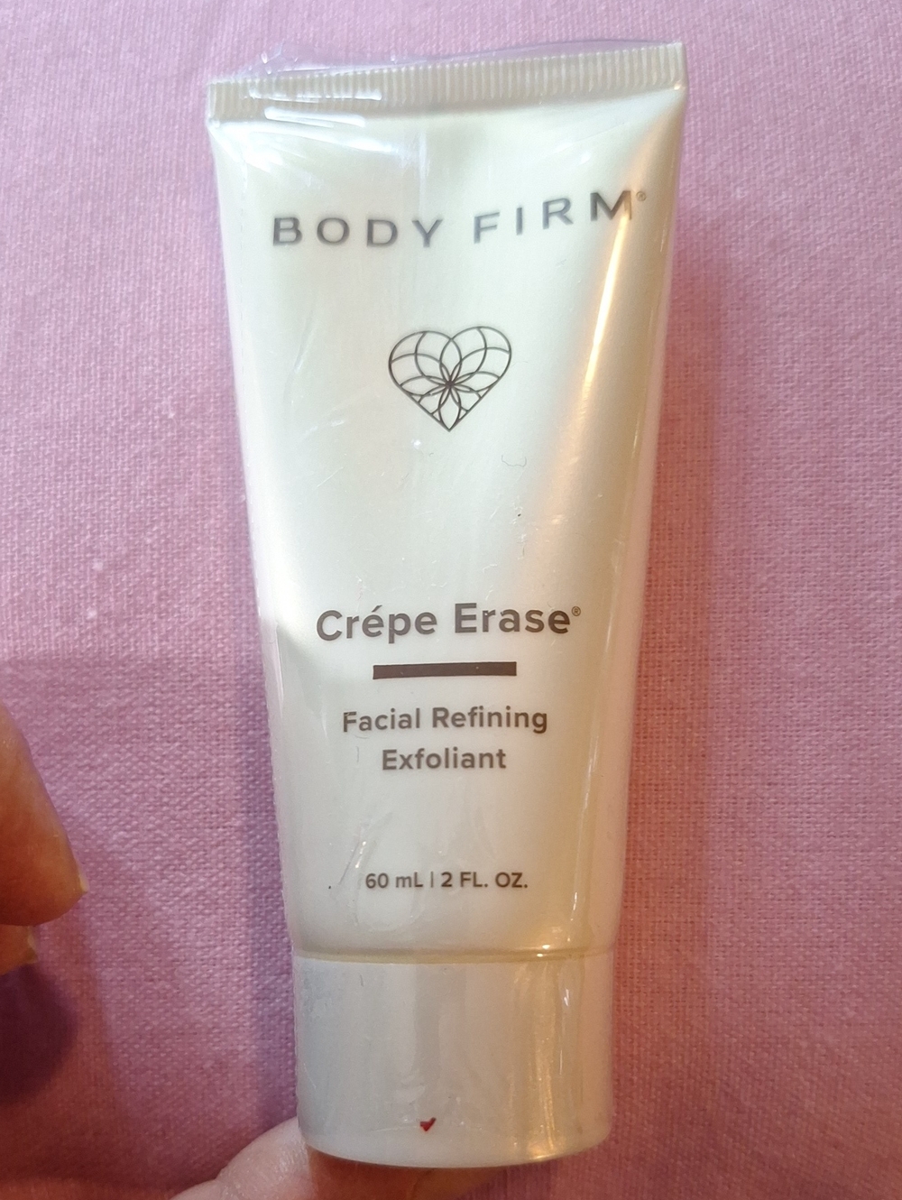 Body Firm Crêpe Erase Facial Refining Exfoliant - White